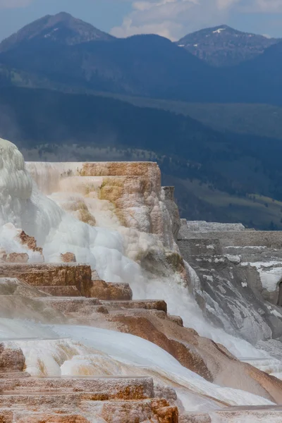 Mammoet hot springs — Stockfoto