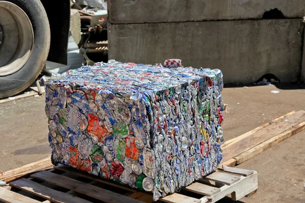 Aluminum Can Cube — Stock Photo, Image