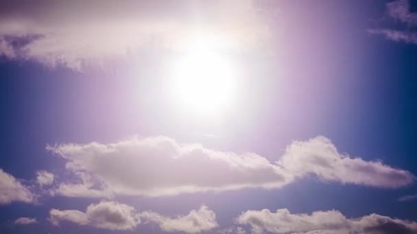 Céu azul ensolarado com nuvens lapso de tempo — Vídeo de Stock