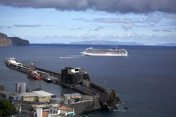 Madeira, Funchal, cruise ship — Stock Photo, Image