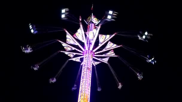 Eerlijke rit schot op de West Coast Amusements carnaval — Stockvideo