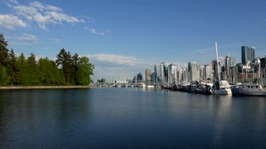 Vancouver şehir manzarası ve waterfront bir yan görünüm.
