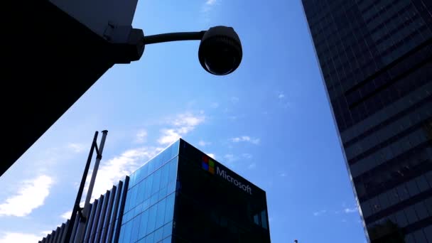 A Microsoft vállalati épület és a biztonsági kamera Vancouver Bc, Kanada. — Stock videók