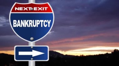 iflas yol işaret akan bulutlar ile