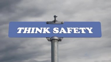 Emniyet yol işaret akan bulutlu düşünüyorum