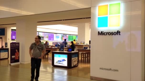 Extérieur d'un Microsoft Store — Video