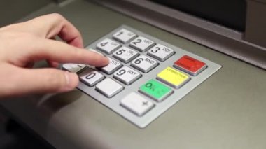 tuş takımını kullanarak atm makine