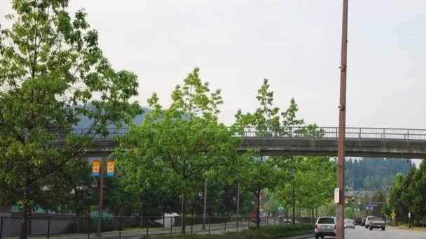 Tijdspanne van twee manieren verkeer in coquitlam bc canada. — Stockvideo