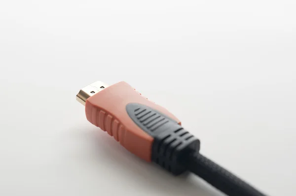 HDMI кабель на белом фоне — стоковое фото