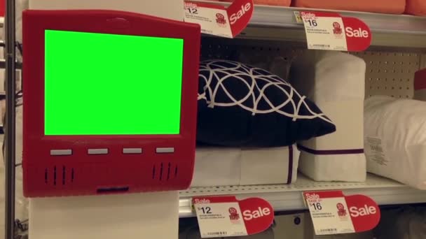 Cartelera verde para su anuncio en la tienda Target — Vídeo de stock