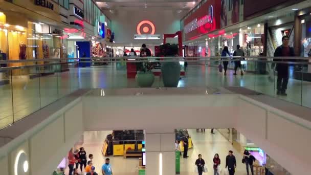 Jedna strana shopping mall — Stock video