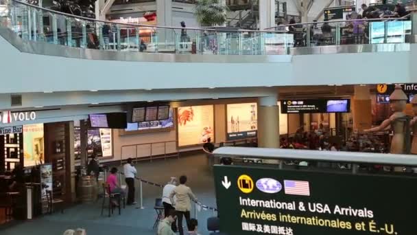 Terminal do aeroporto do lobby de chegada de internamento — Vídeo de Stock