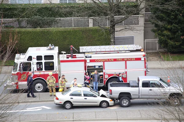 Top shot of the scene of two cars accident happened in afternoon — Stock Photo, Image