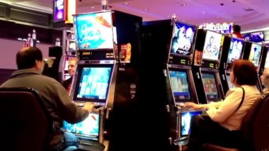 Bir tarafı içinde Coquitlam Bc Kanada Hard Rock Casino slot makinesidir oynayanlar