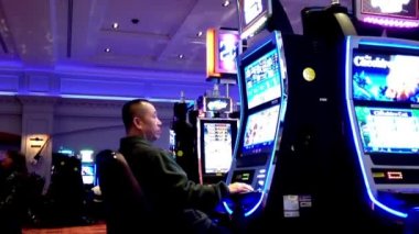 Bir tarafı içinde Coquitlam Bc Kanada Hard Rock Casino slot makinesidir oynayanlar