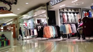 bir alışveriş merkezinde burnaby bc Kanada tarafında.