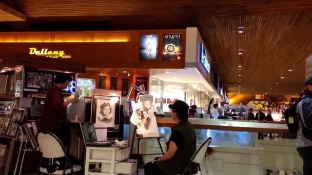 Un lado del centro comercial en Coquitlam BC Canada . — Vídeos de Stock