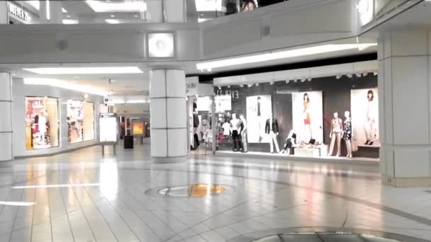 Um lado de Metropolis shopping center em Burnaby BC Canada — Vídeo de Stock
