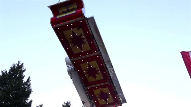 People having fun at the West Coast Amusements Carnival — Stock Video