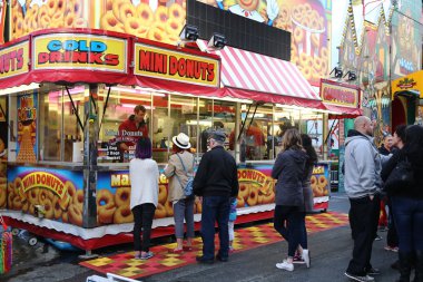 Gıda satın alma için Peopke satır