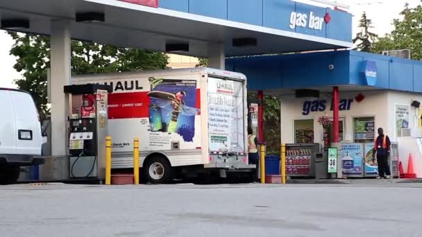 Egyik oldalon a szupermarketben gáz bár Coquitlam Bc Kanada. — Stock videók