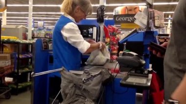 insanlar gıdalar sayaç walmart mağaza içinde dışarı Check ödeme
