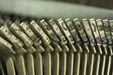 Eski bir tür yazar Tuşlarını çekiç