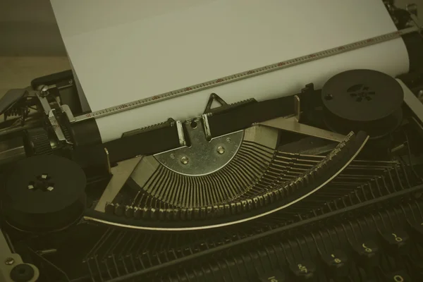 Närbild av en gammal skrivmaskin — Stockfoto