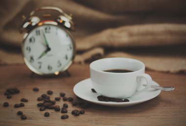 Rustik çerçevede bir kahve fincanı