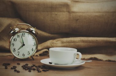 Rustik çerçevede bir kahve fincanı