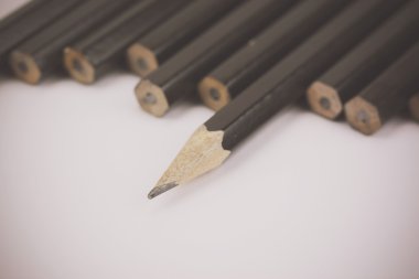 Kalemler bir çizgi yakın çekim