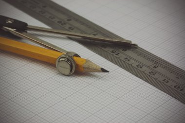 Çizim ekipmanları ve hesap makinesi