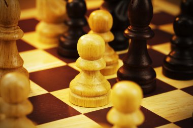 Oyun içinde oyun ile satranç masası