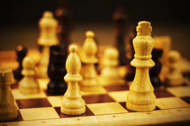 Oyun içinde oyun ile satranç masası