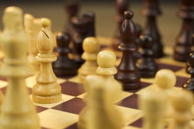 Oyun içinde oyun ile satranç masası