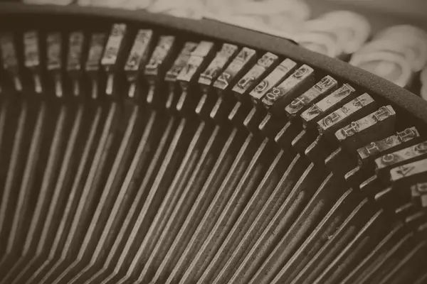 Claves en un viejo escritor de tipo vintage — Foto de Stock