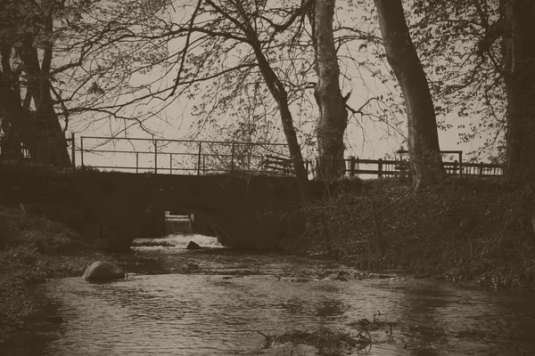 Kamienny most na rzece Misbourne — Zdjęcie stockowe