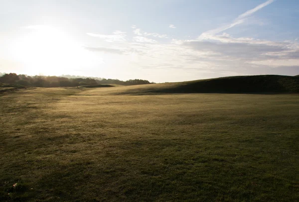 Golf course at dawn with low light — Stock Photo, Image