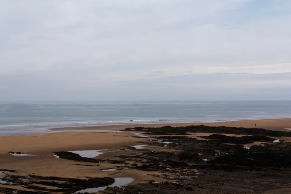 Переглянути на пляж в місті Bude в Корнуоллі — стокове фото