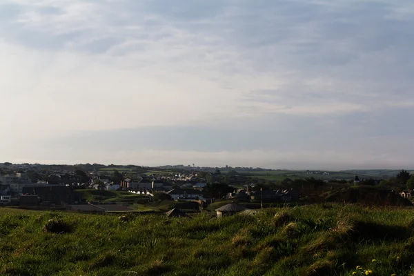 Vista sobre Bude en Cornwall desde la ruta costera — Foto de Stock
