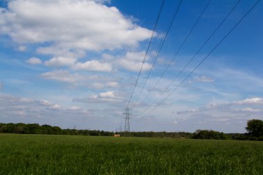 İngilizce kırsal gidiş elektrik direkleri