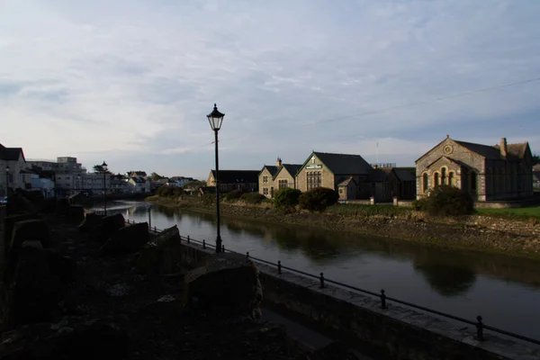 Alte methodistische Kirche aus Stein in Bude, Kornmauer — Stockfoto