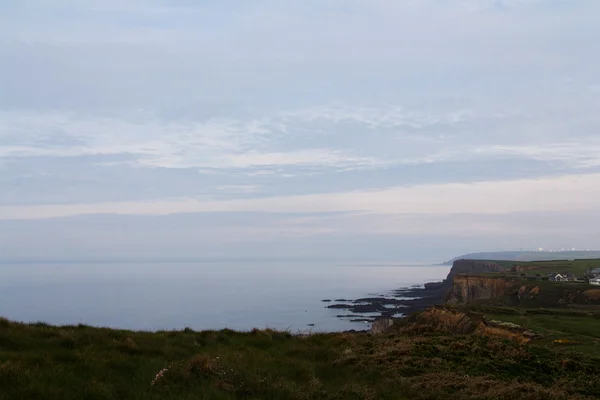 Uitzicht vanaf de kust pad tussen Widemouth Bay en Bude — Stockfoto