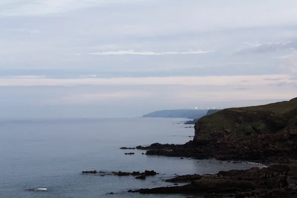 Vista sobre a costa perto de Bude, na Cornualha — Fotografia de Stock