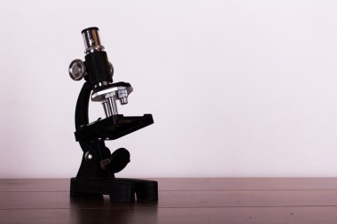 Bilim arka plan için bir tablosundaki mikroskop