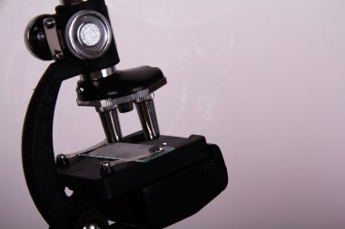 Bilim mikroskop üzerinde lenslerin yakın çekim 