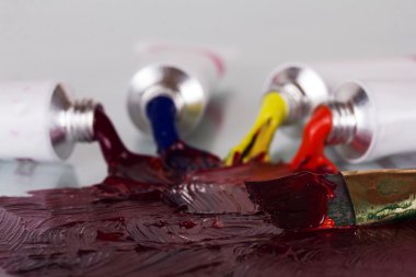 Boya fırça ile karıştırma açık tüpler