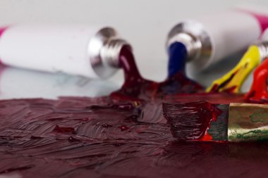 Boya fırça ile karıştırma açık tüpler