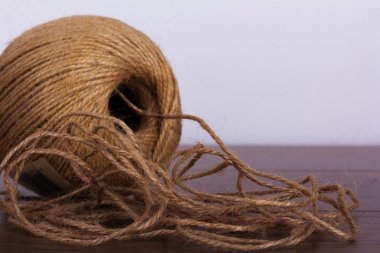 Dize ahşap arka plan üzerinde topu