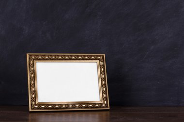 Bir kirli blackboard arka plan resim çerçevesi
